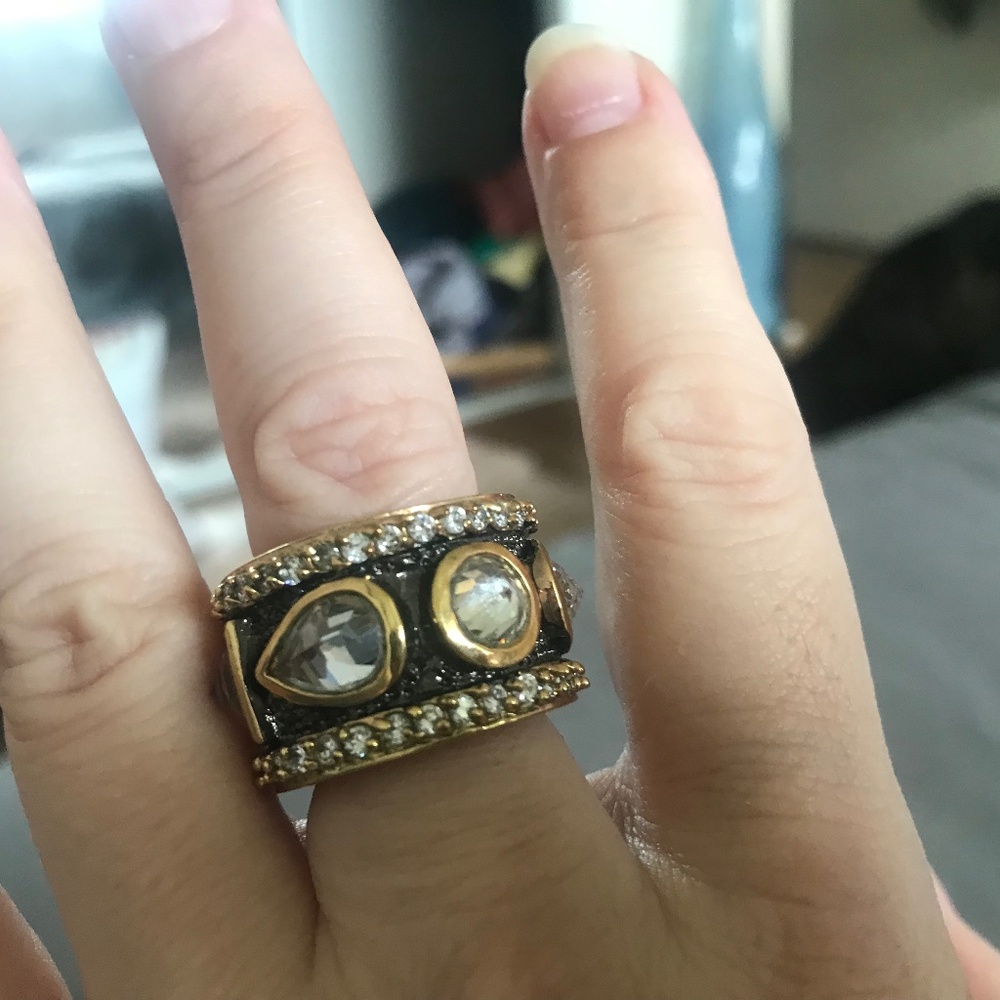 Black and gold ring.